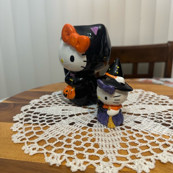 HELLO KITTY HALLOWEEN BLACK CAT FIGURAL MUG AND WITCH FIGURINE Set - Picture 8 of 8